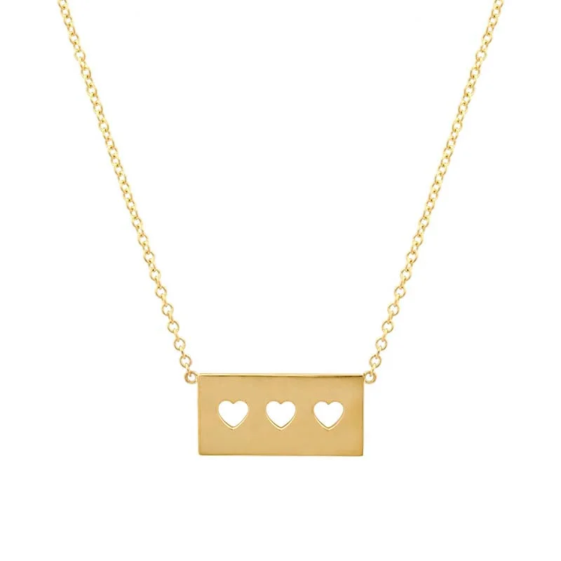 Ellen Plate with 3 Cut-Out Heart Detail Necklace